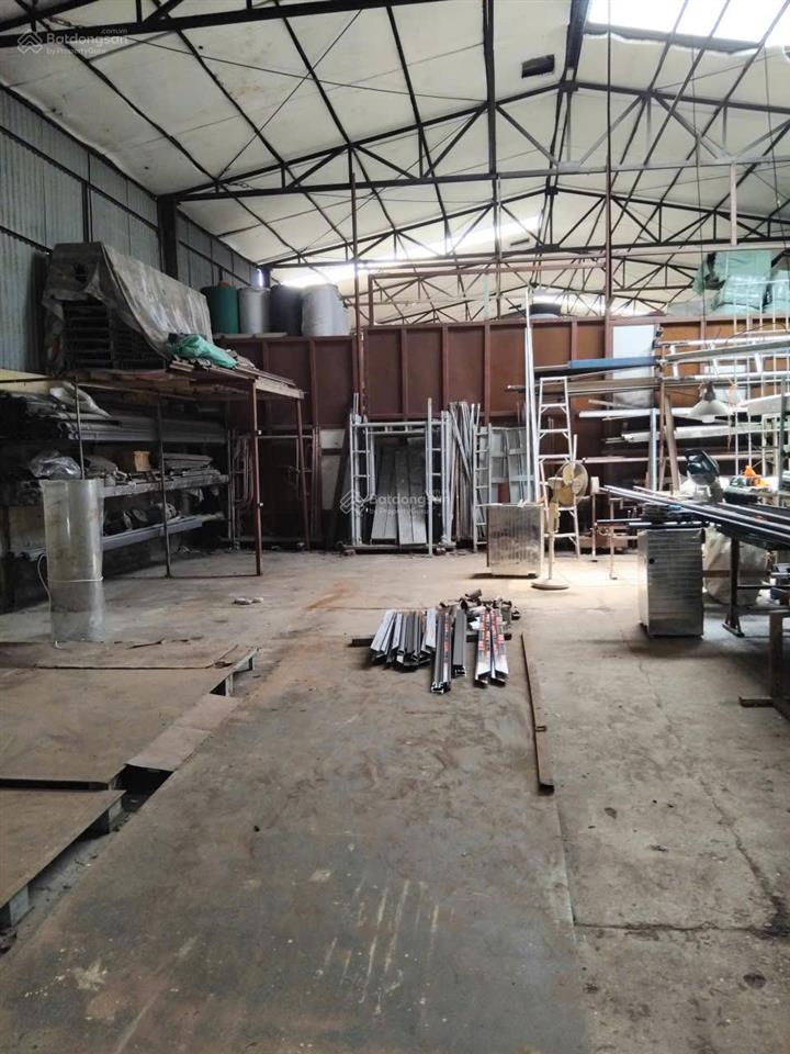 Cho thuê kho tại 29 ngõ 218, lĩnh nam, 8 triệu, 100m2 hàng hot
