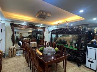 Nhà mặt phố ô tô tránh  mt 7,6m  hậu 8,5m, nhà 3 mặt thoáng  ngõ thông