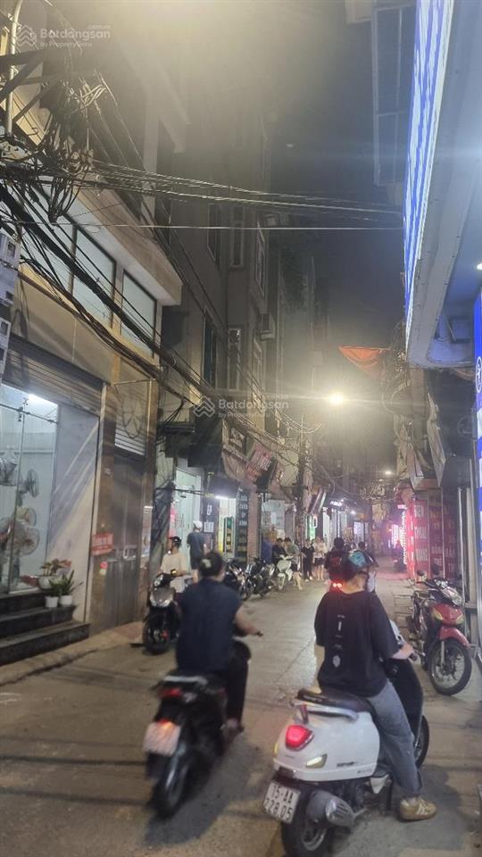 Cho thuê nhà kinh doanh ngõ 6b phố triều khúc, diện tích 250m2 x 2 tầng, mặt tiền 8m, mọi mô hình