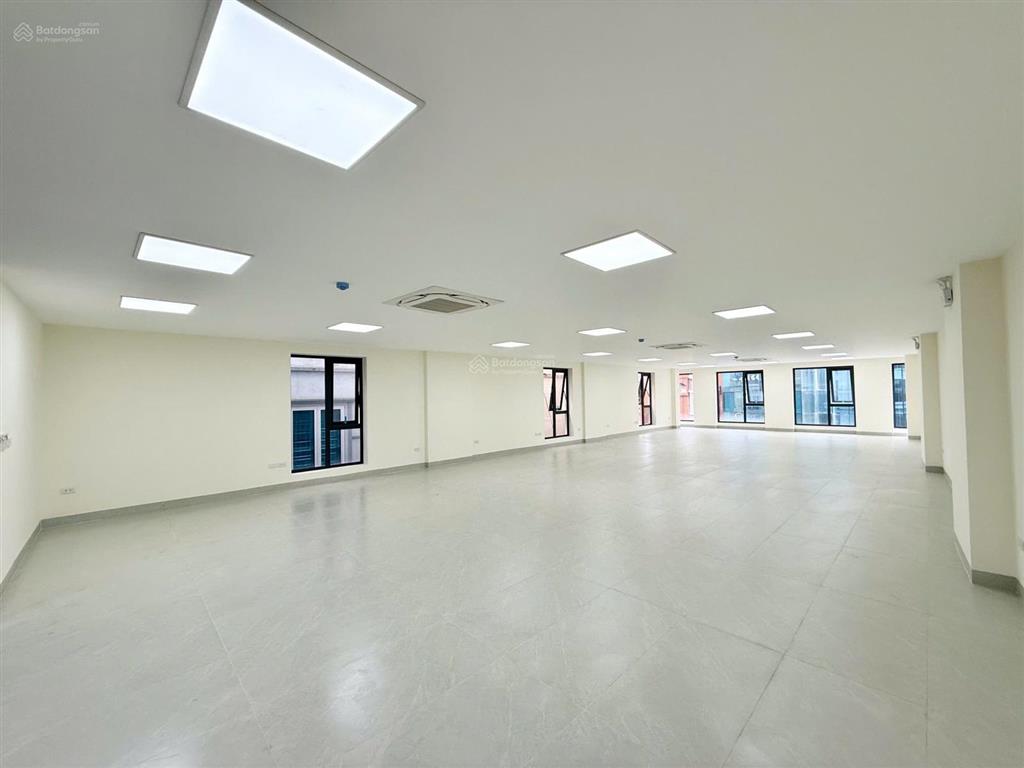 Cho thuê văn phòng phố tân triều, diện tích 170m2, mặt tiền 15m, kinh doanh mọi mô hình