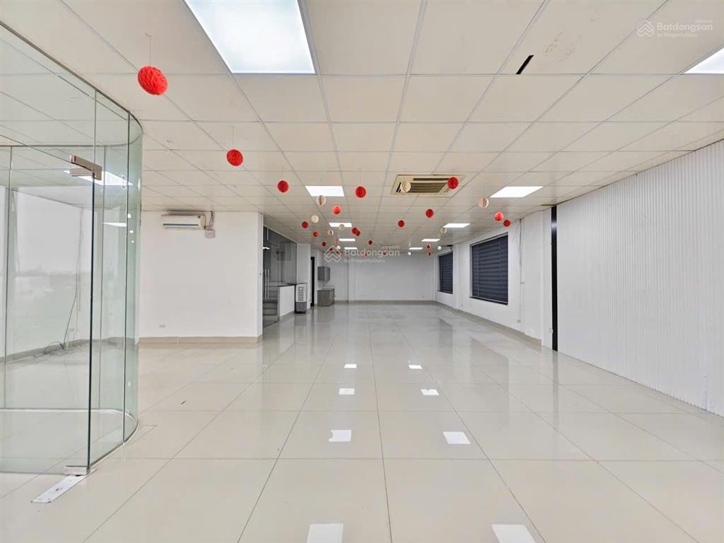 Cho thuê văn phòng phố tân triều, diện tích 170m2, mặt tiền 15m, kinh doanh mọi mô hình