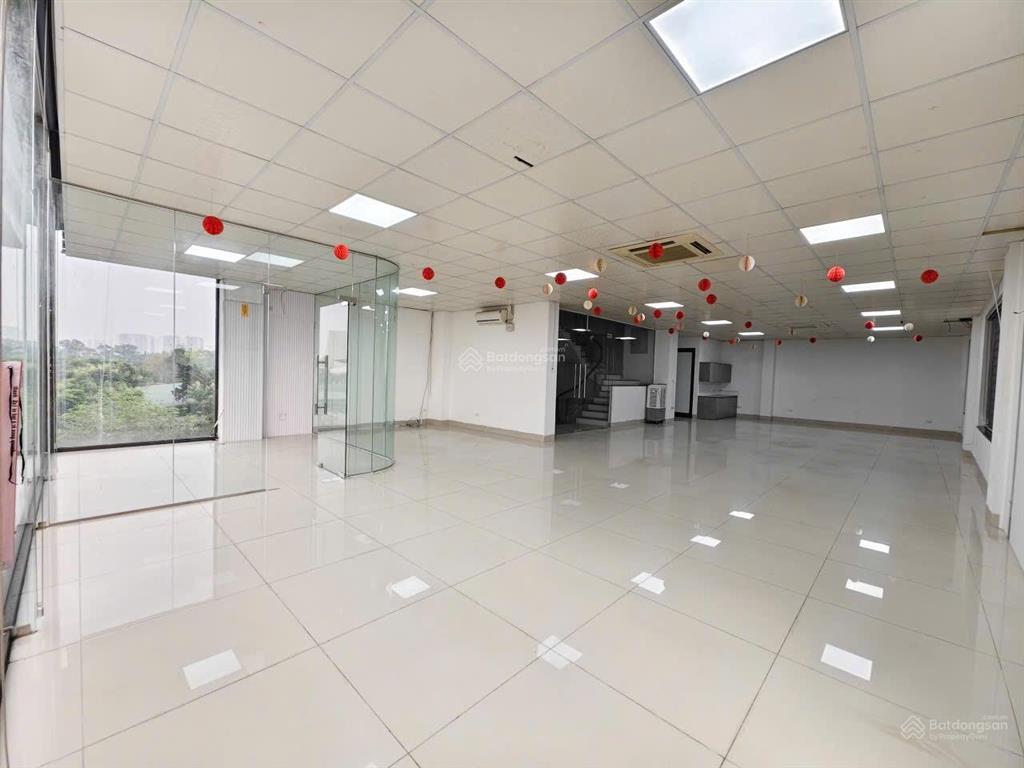 Cho thuê văn phòng phố tân triều, diện tích 170m2, mặt tiền 15m, kinh doanh mọi mô hình