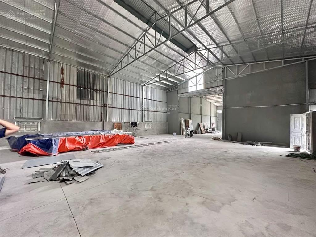 Cho thuê kho xưởng giáp bát, diện tích 1300m2, mặt tiền 15m, mọi mô hình đã dựng xưởng sẵn
