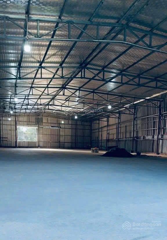 Cho thuê kho xưởng giáp bát, diện tích 1300m2, mặt tiền 15m, mọi mô hình đã dựng xưởng sẵn