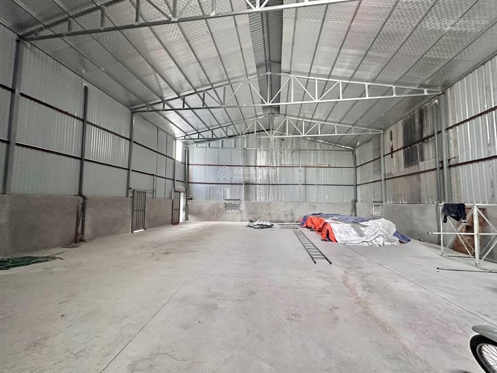 Cho thuê kho xưởng giáp bát, diện tích 1300m2, mặt tiền 15m, mọi mô hình đã dựng xưởng sẵn