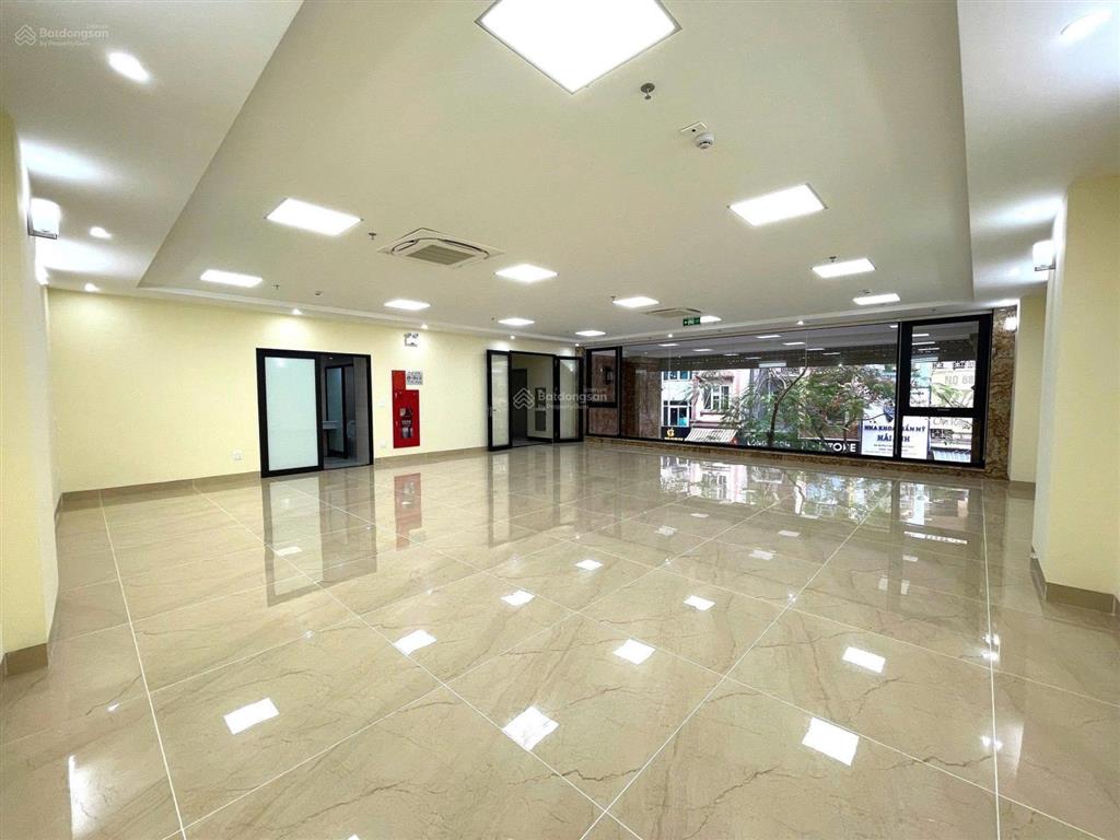 Cho thuê toà nhà mặt phố vương thừa vũ, diện tích 200m2 x 7 tầng, mặt tiền 12m, kd mọi mô hình