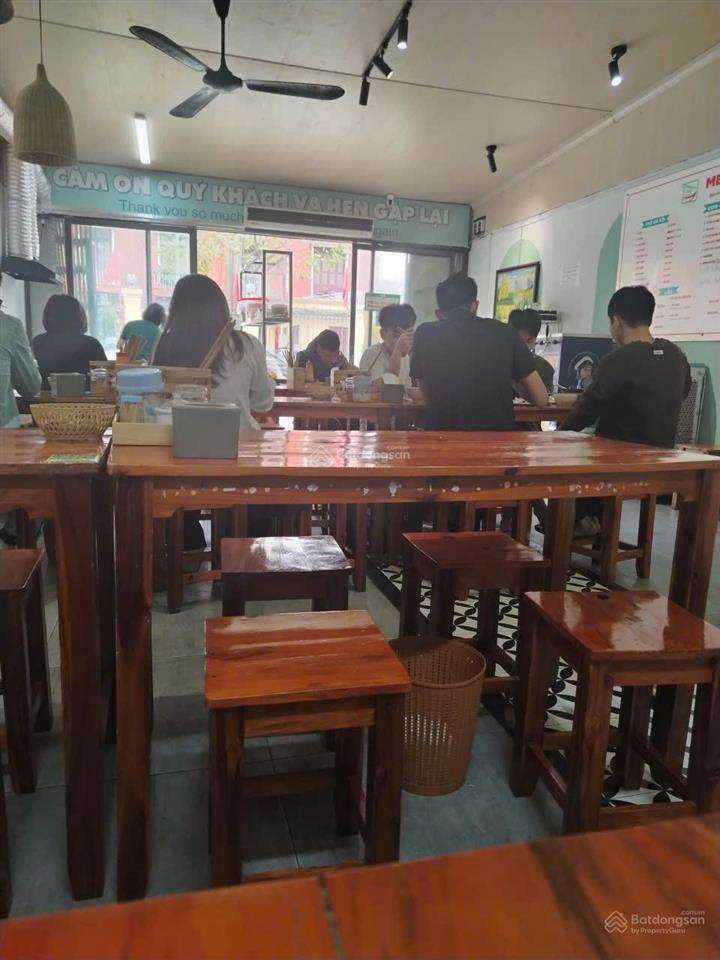 Cho thuê, sang nhượng quán mặt phố thái thịnh, diện tích 110m2 thông sàn, mặt tiền 6m, nhượng 120tr
