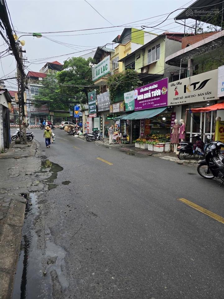 Cho thuê nhà mặt phố võng thị, diện tích 180m2, mặt tiền 15m, kinh doanh mọi mô hình