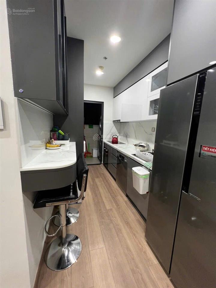 Chính chủ cần bán căn hộ đẹp, 75m2  full nội thất cao cấp, vào ở ngay. 2pn 2wc