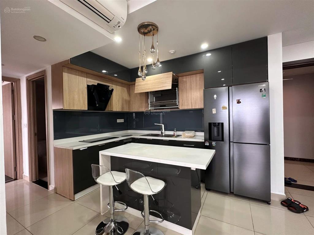 Bán gấp căn hộ chung cư sky center 75m2  2pn 2wc tầng trung, quận tân bình sổ hồng