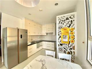 Cần bán căn hộ 68m2 đẹp, nhà mới sạch sẽ, full nội thất, vị trí thuận tiện đi lại