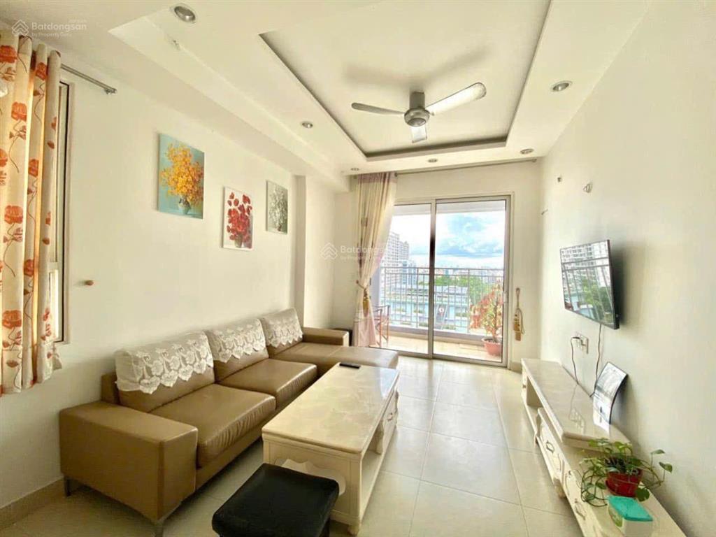 Cần bán căn hộ 68m2 đẹp, nhà mới sạch sẽ, full nội thất, vị trí thuận tiện đi lại