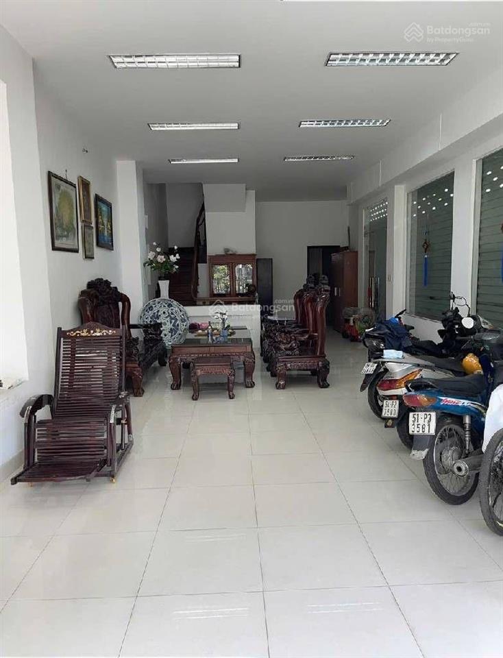 3 mặt tiền, 3 tầng, kdc phú lợi, phường 7, quận 8, dt lớn 180m2, ngang hiếm 10m, nhỉnh 16t