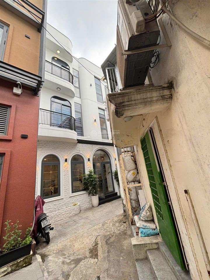 Nhà đẹp trung tâm p. xuân hòa, quận 3, ngang 9m hiếm có, 4 tầng btct, sát mặt tiền, shr