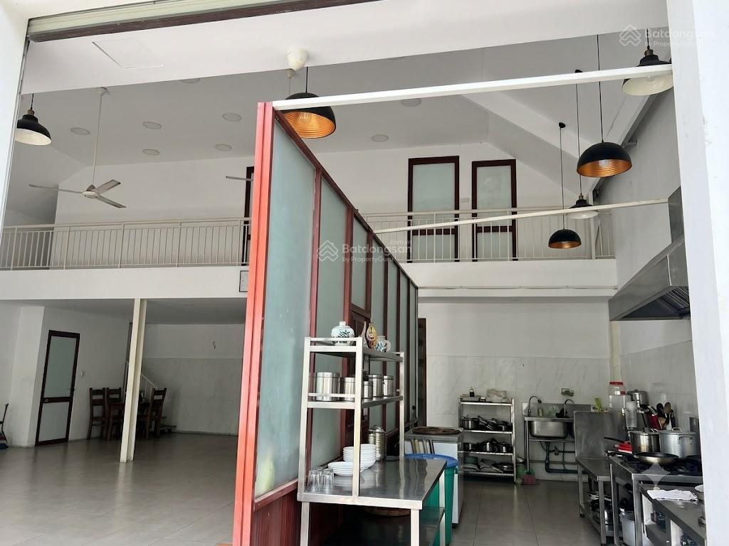Gấp! chưa đến 200tr/m2, bán nhà mặt tiền kd lý chính thắng, quận 3, 240m2, vị trí đắc địa, shr