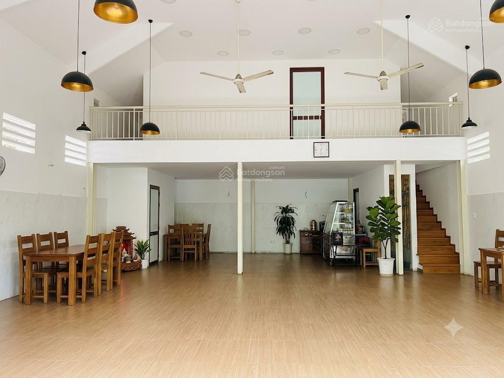 Gấp! chưa đến 200tr/m2, bán nhà mặt tiền kd lý chính thắng, quận 3, 240m2, vị trí đắc địa, shr