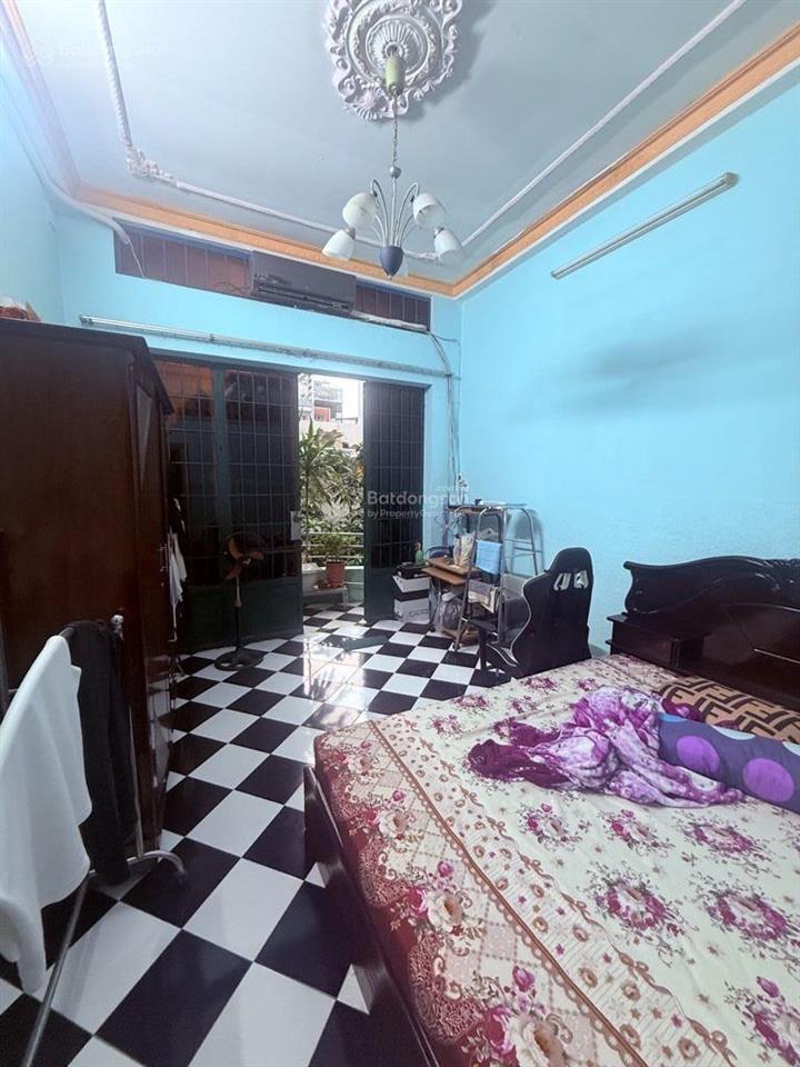 Nhà hẻm ôtô  lạc long quân  gần cv đầm sen  q11  2 tầng  hơn 6 tỷ