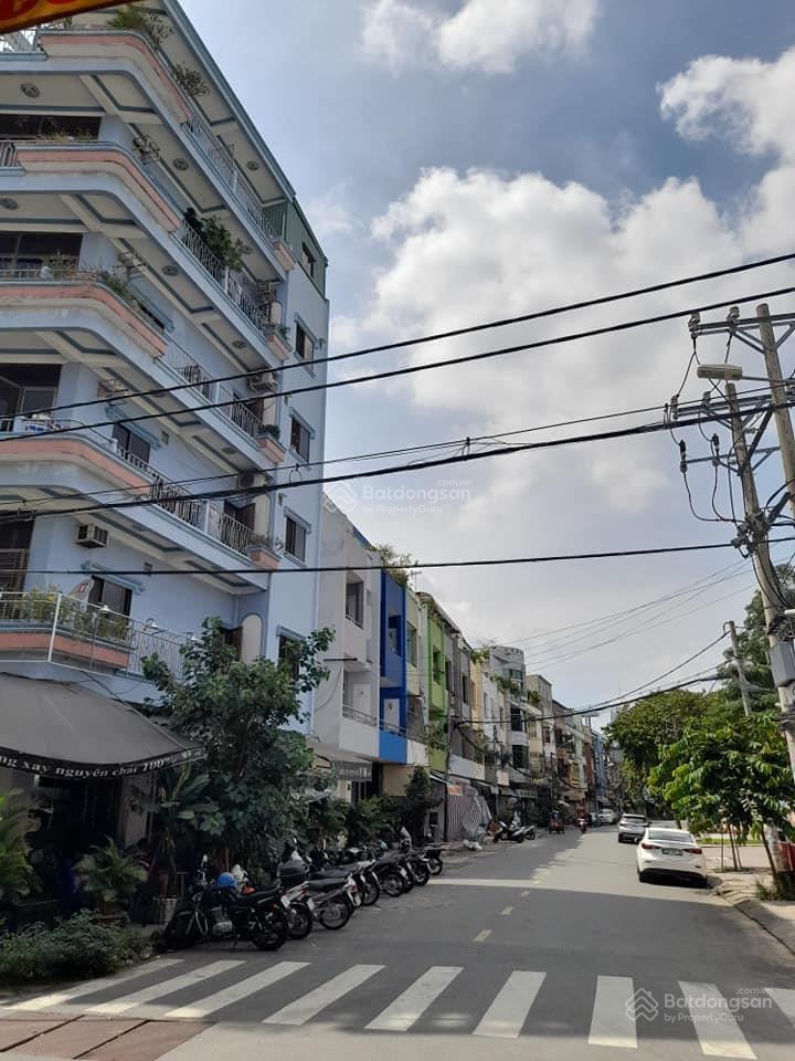 Nhà mới q11  gần cv đầm sen  lạc long quân  5 tầng  hẻm ôtô  nhỉnh 9,x tỷ