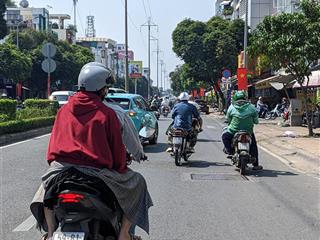 Bán nhà quận 11, gần kdl đầm sen, 2 tầng, 4 x 15m, hẻm xe hơi 6m, chỉ 5,x tỷ