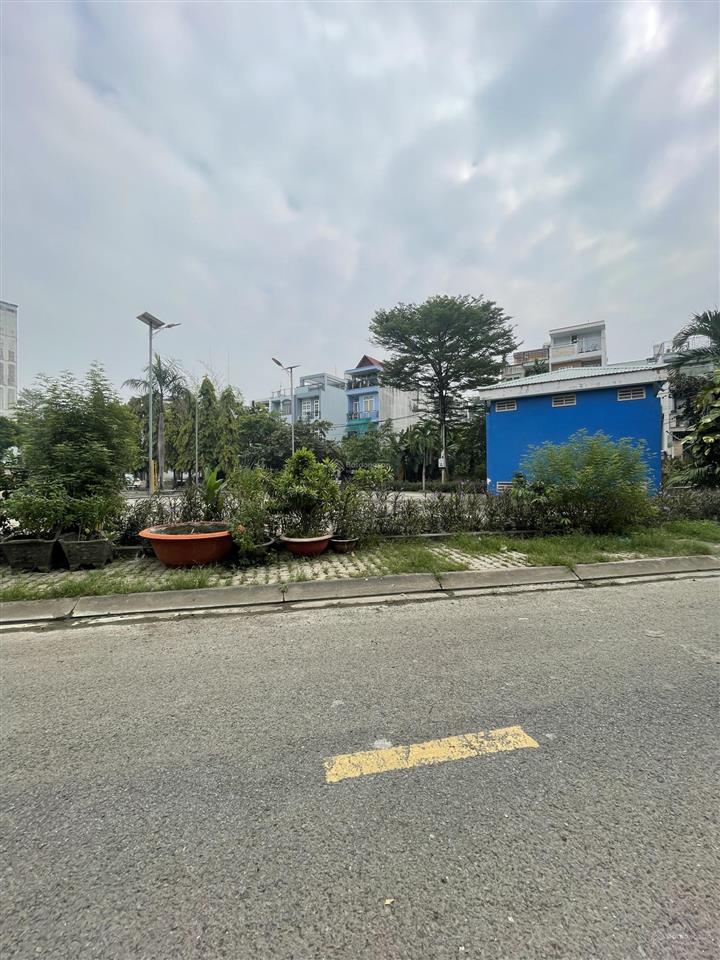 Đất đẹp quy hoạch bài bản 5x24m  đối diện công viên  xây dựng theo mẫu có ban quản lý 5.5 tỷ