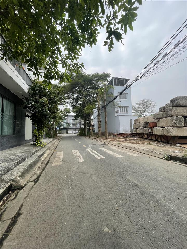 Đất đẹp quy hoạch bài bản 5x24m  đối diện công viên  xây dựng theo mẫu có ban quản lý 5.5 tỷ