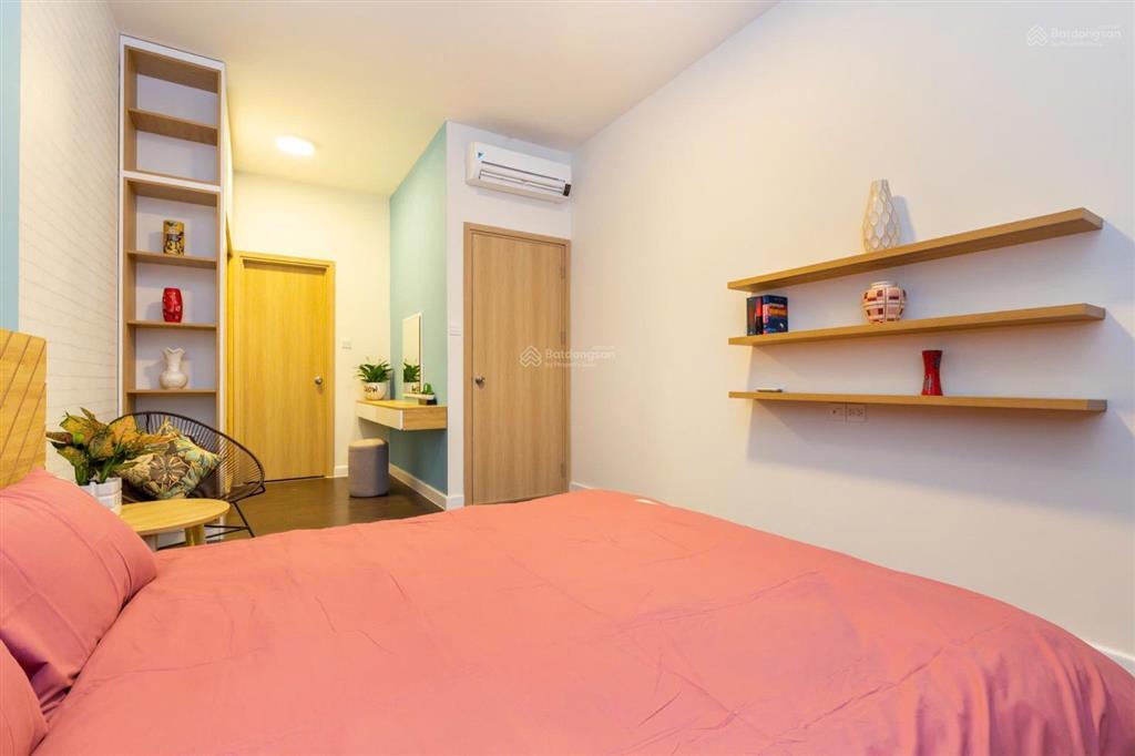 Cần tiền  bán nhanh căn hộ 2 pn, 1 vệ sinh  56m2  view sông trực diện
