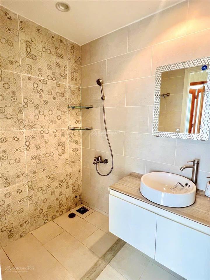 Chủ thiện chí gửi bán căn hộ 2 phòng ngủ 2 vệ sinh đủ nội thất hướng đông nam cực mát
