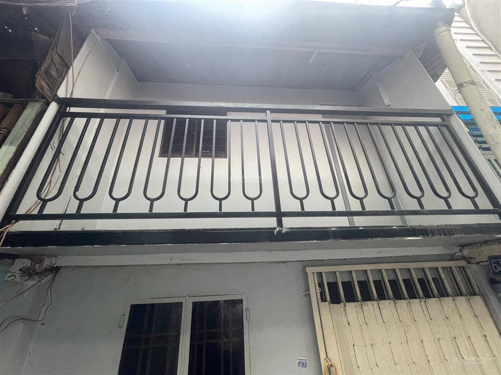 Cho thuê nhà nguyên căn hẻm 63 phó đức chính, trong phố ngân hàng, giá tốt miễn trung gian