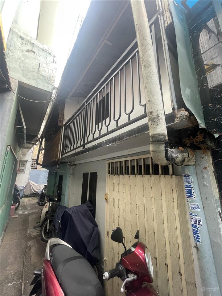 Cho thuê nhà nguyên căn hẻm 63 phó đức chính, trong phố ngân hàng, giá tốt miễn trung gian