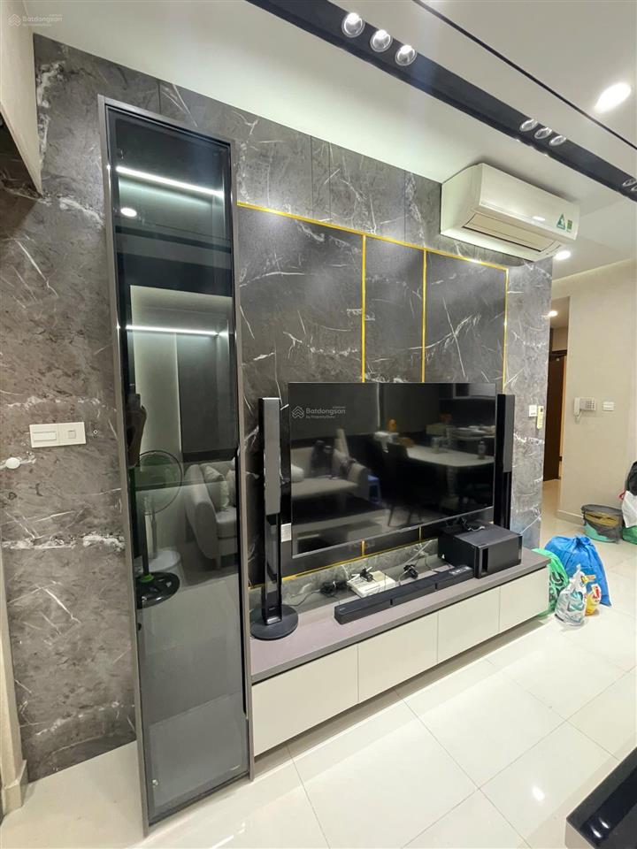 Chủ thiện chú bán căn 2 phòng ngủ 75m2 nội thất đẹp có sổ hồng sẵn  0938 295 ***