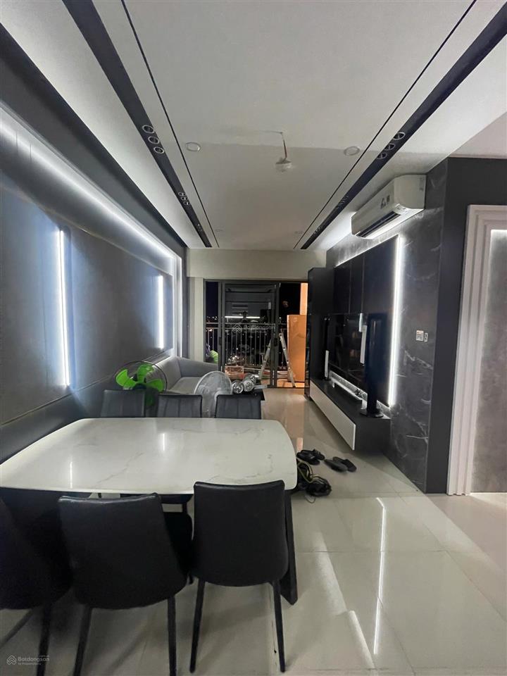 Chủ thiện chú bán căn 2 phòng ngủ 75m2 nội thất đẹp có sổ hồng sẵn  0938 295 ***