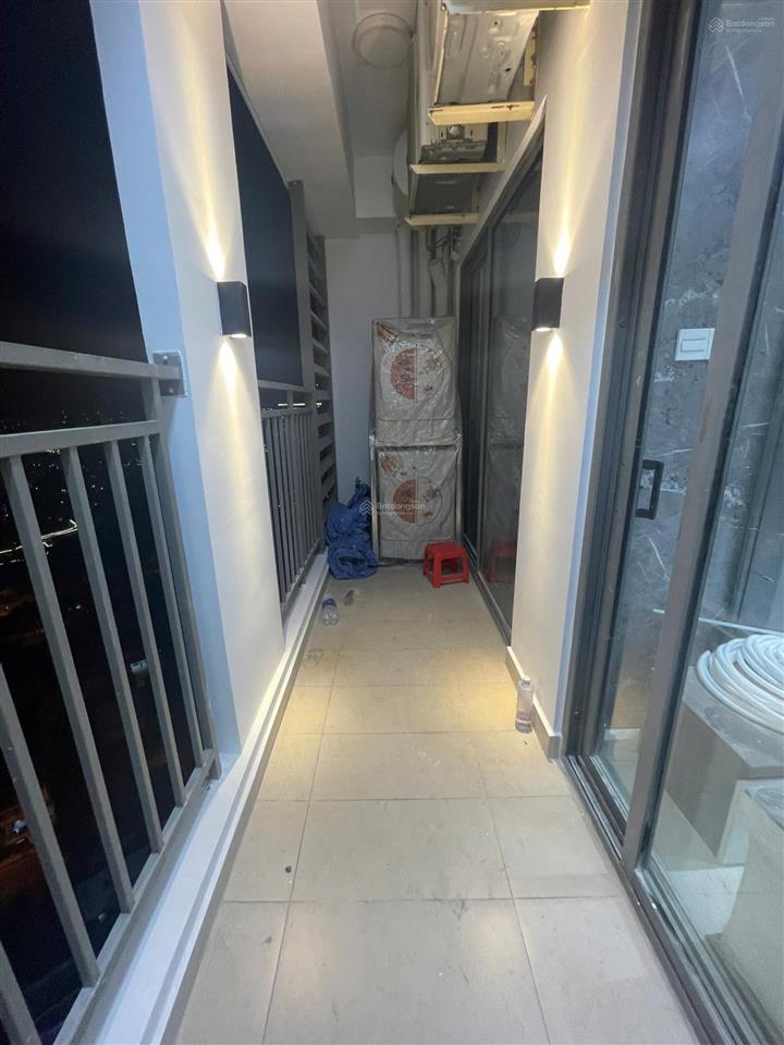 Chủ thiện chú bán căn 2 phòng ngủ 75m2 nội thất đẹp có sổ hồng sẵn  0938 295 ***