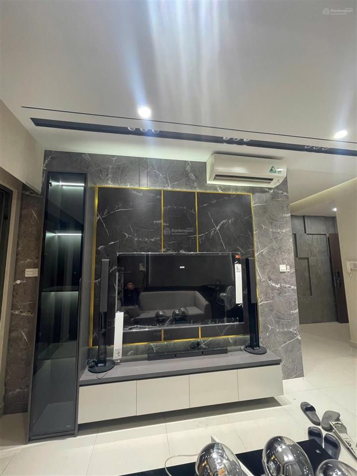 Nội thất cực xịn  bán thì tiếc  khách hàng mua ở rất tốt 75m2  2pn chỉ 7.5 tỷ 0938 295 ***