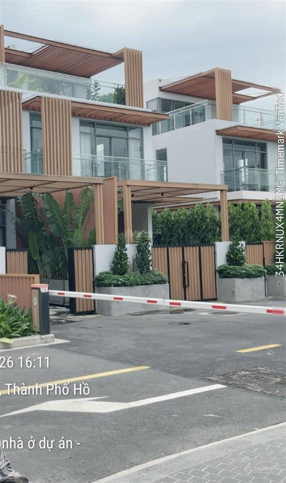 Biệt thự đơn lập quận thủ đức diện tích 10x20m  xây 3 tầng  đủ nội thất, giá đất 116.5 triệu/m2