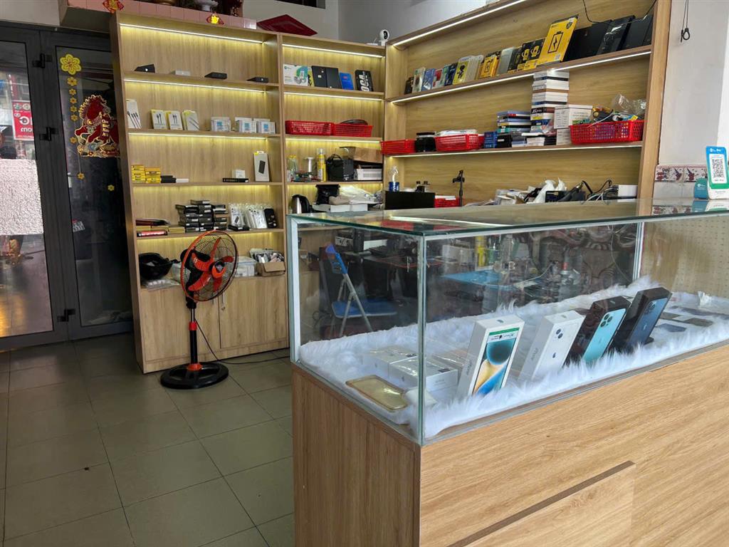 SANG NHƯỢNG CỬA HÀNG SỬA CHỮA ĐIỆN THOẠI – VỊ TRÍ ĐẸP TÂN PHÚ