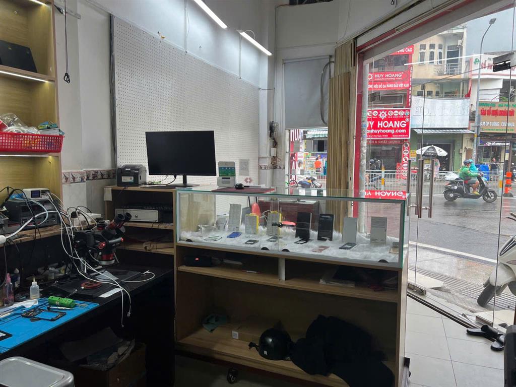 SANG NHƯỢNG CỬA HÀNG SỬA CHỮA ĐIỆN THOẠI – VỊ TRÍ ĐẸP TÂN PHÚ