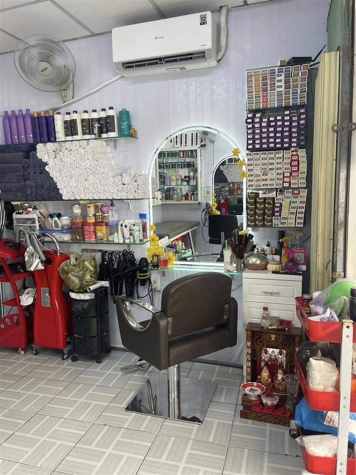 SANG NHƯỢNG GẤP TIỆM TÓC – NAIL – PHƯỜNG HIỆP BÌNH CHÁNH, THỦ ĐỨC