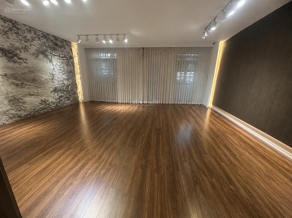 Cho thuê sàn văn phòng 200m2, 5 phòng setup sẵn + 1 phòng kho + 1 nhà vs riêng tại lương định của