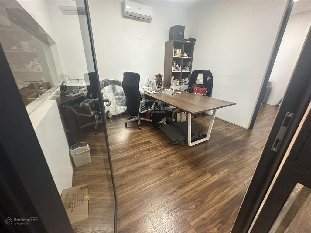Cho thuê sàn văn phòng 200m2, 5 phòng setup sẵn + 1 phòng kho + 1 nhà vs riêng tại lương định của