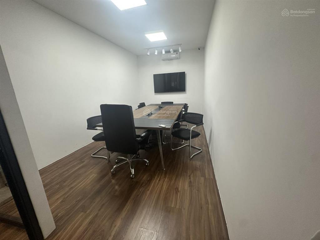 Cho thuê sàn văn phòng 200m2, 5 phòng setup sẵn + 1 phòng kho + 1 nhà vs riêng tại lương định của