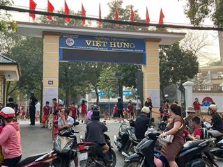 Chính chủ bán nhà đối diện trường tiểu học việt hưng  1 phút ra big c long biên