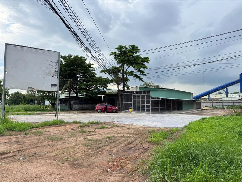 Cần bán gấp hơn 1000m² đất mặt tiền đường lớn long thành