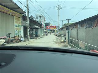 E sẵn nhiều lô đấu giá vài mới. hạ tầng đã ok. đường vào và chợ vài mới đã hình thành