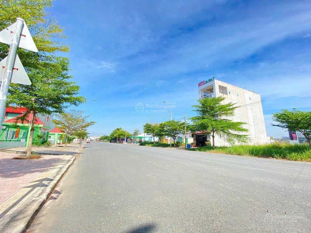 Kdc tân đô  chính chủ gửi bán gấp nền view hồ 105m2 thương lượng mạnh