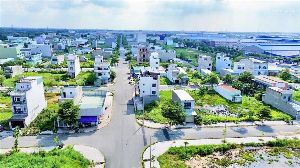 Kdc tân đô  chính chủ gửi bán gấp nền view hồ 105m2 thương lượng mạnh