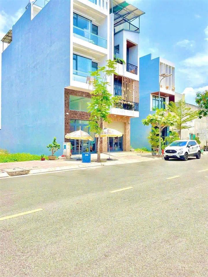 Kdc tân đô  chính chủ cắt lỗ 500 triệu cần bán gấp nền biệt thự view hồ 175m2