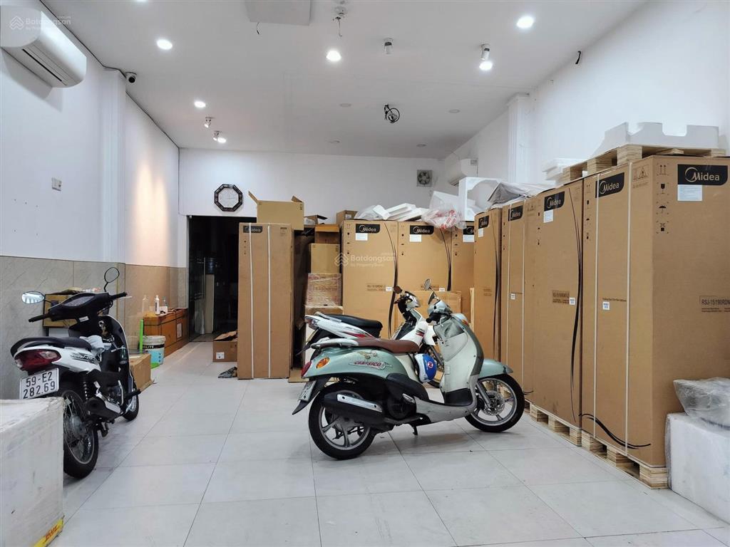 Bán nhà phố cao cấp chính chủ ngang 5m hiếm có tại khu vực tân phú  miễn trung gian