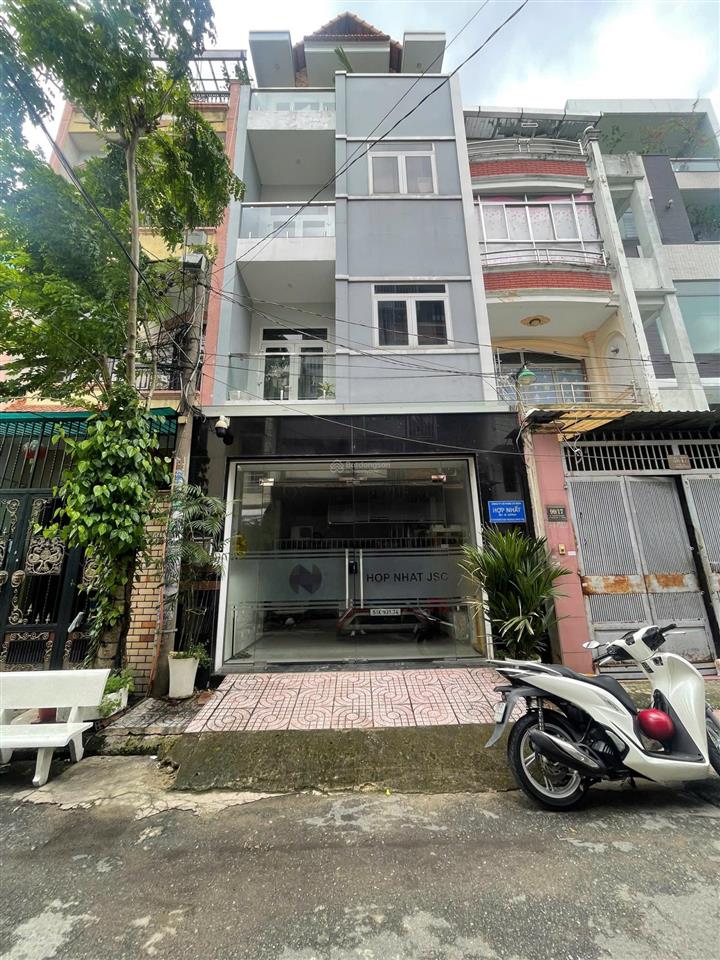 Bán nhà phố cao cấp chính chủ ngang 5m hiếm có tại khu vực tân phú  miễn trung gian