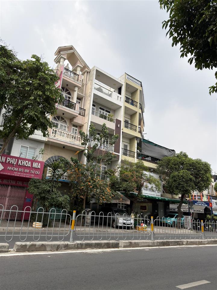 Mặt tiền lô góc  nguyễn sơn  phú thạnh tân phú mt kinh doanh tốt