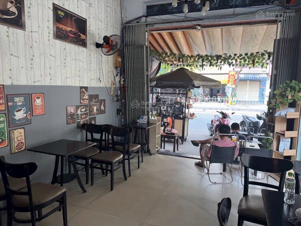 Mặt tiền lô góc  nguyễn sơn  phú thạnh tân phú mt kinh doanh tốt